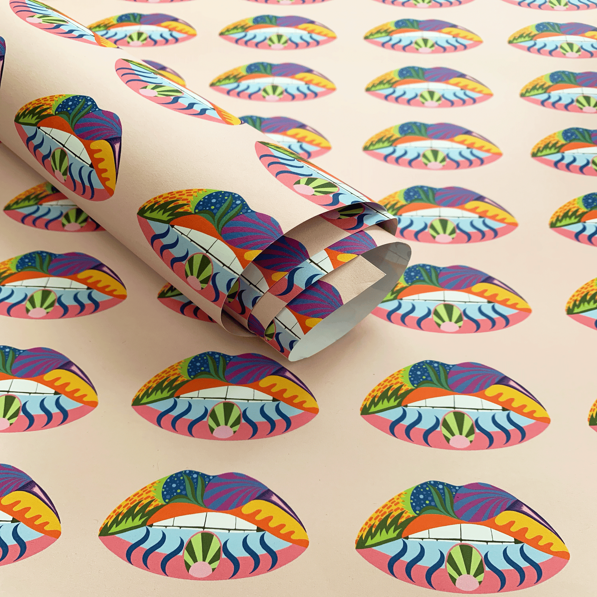Read My Lips gift wrap